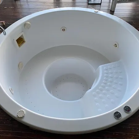 Sunrise House Azores - Jacuzzi 펜션