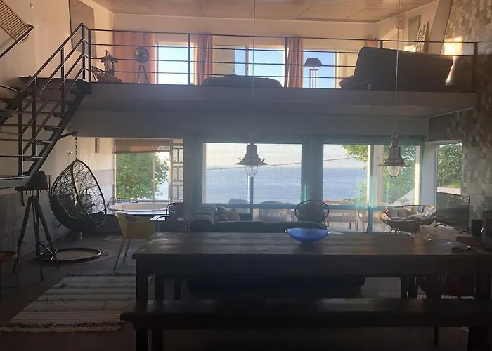 Sunrise House Azores - Jacuzzi Feriehus Nordeste (Azores)