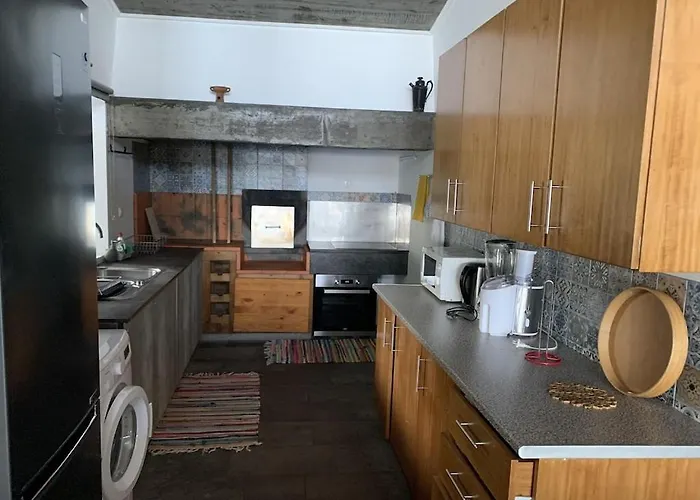 Sunrise House Azores - Jacuzzi Feriehus Nordeste (Azores)