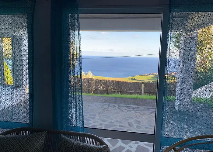 Sunrise House Azores - Jacuzzi Feriehus Nordeste (Azores)